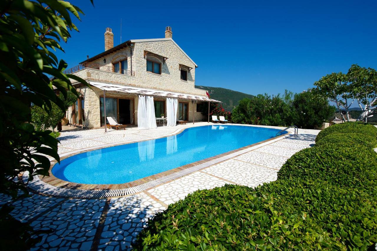 Villa Petrino Halikounas Exterior photo